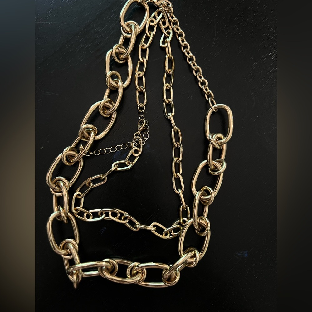 Chunky gold-looking necklaces (quantity 2)